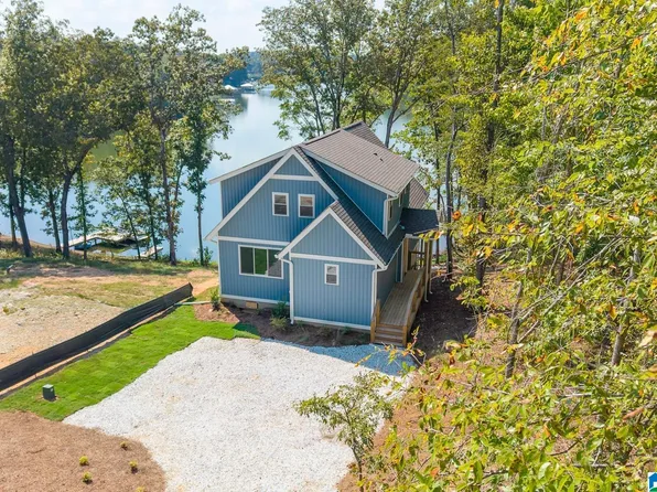 1132 Glade Rd, Talladega, AL 35160