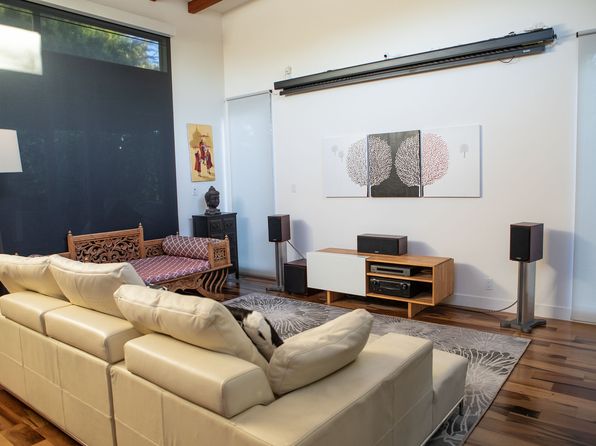 120 Thompson Ave