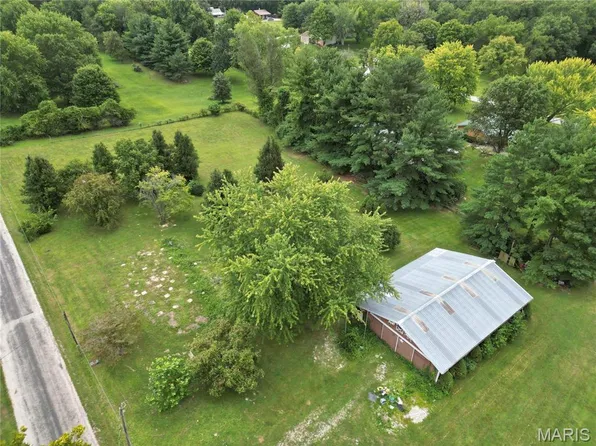 717 Seyborn Ave, Hillsboro, IL 62049