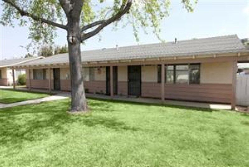 1st image of 968 Merritt Dr #15