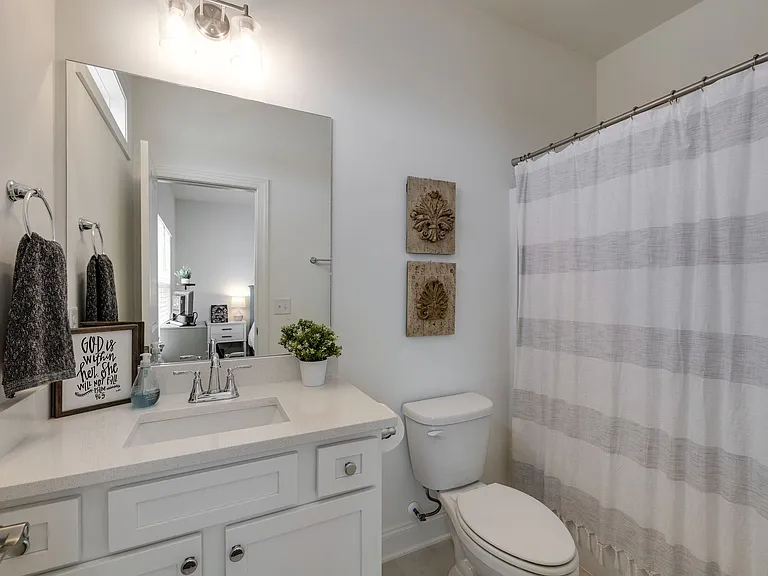 621 Thetford Aly — Photo 10