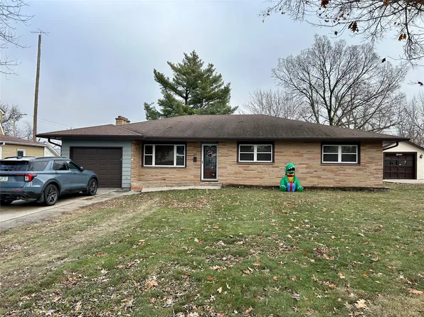 310 S 8th St, Chariton, IA 50049