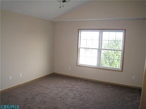 4th image of 214 Hayfield Dr