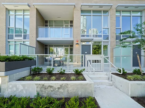 13350 Central Ave #8, Surrey, BC V3T 0M3