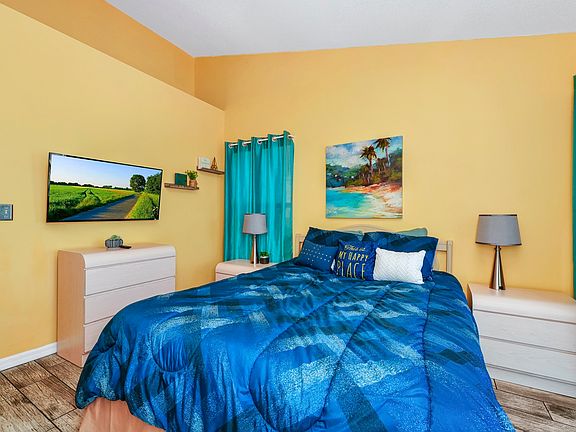 4th image of 143 Breezy Oaks Ct