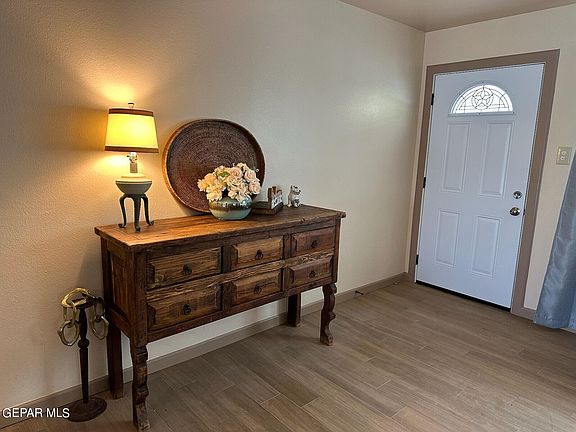 3rd image of 9512 McIntosh Dr