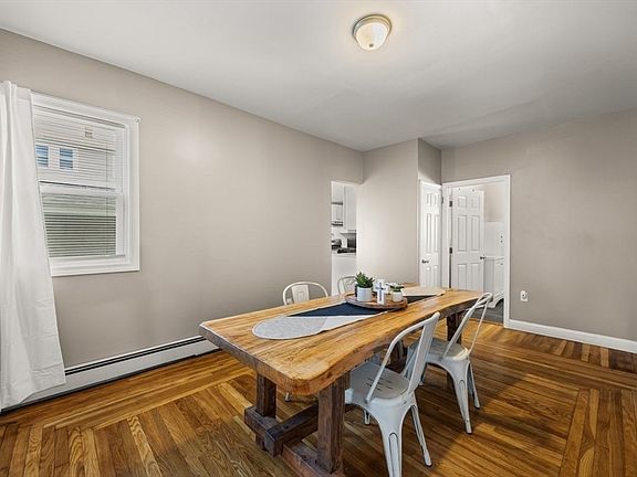 4th image of 315 Washington St
