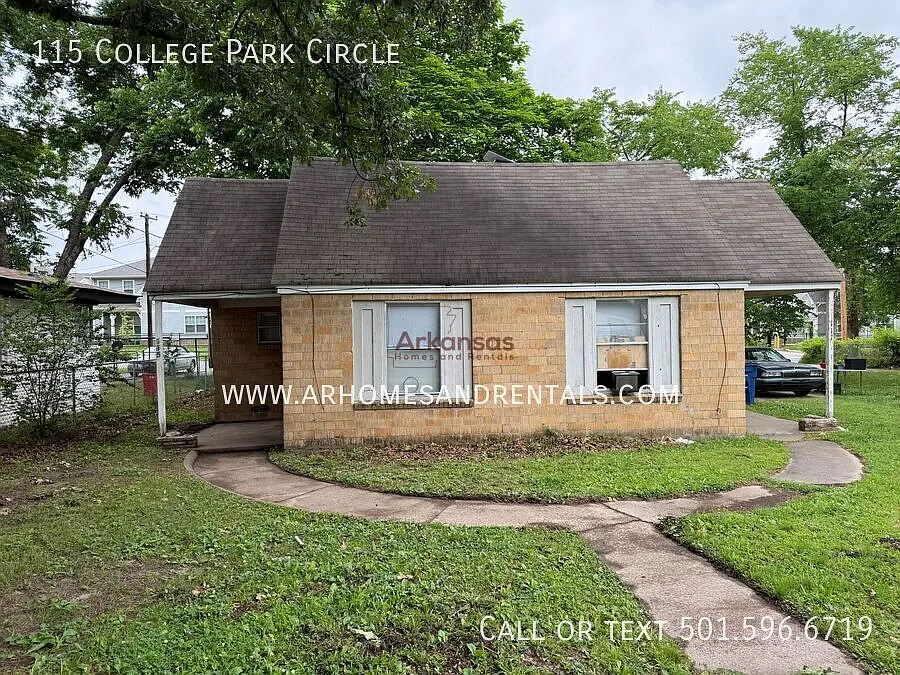 115 College Park Cir