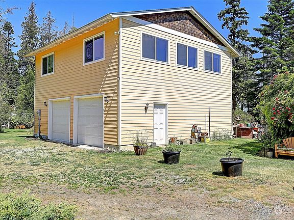 4th image of 2583 S East Camano Drive