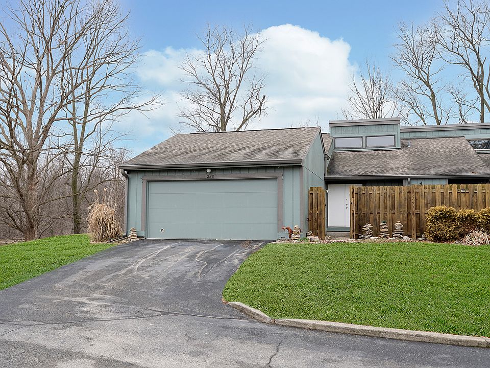 1st image of 228 Sugarwood Ln #6