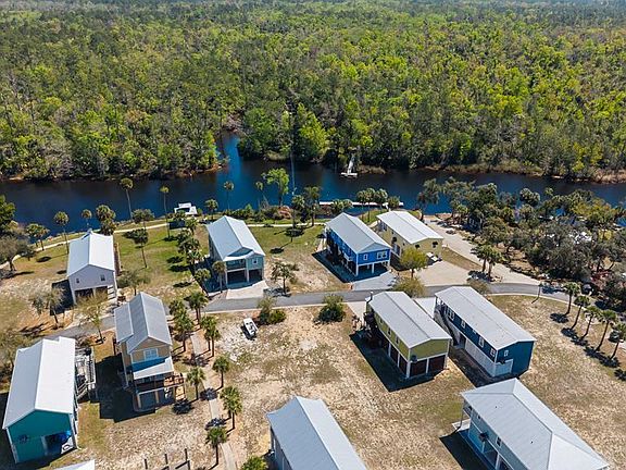 3rd image of  NE Rivers Bend Way