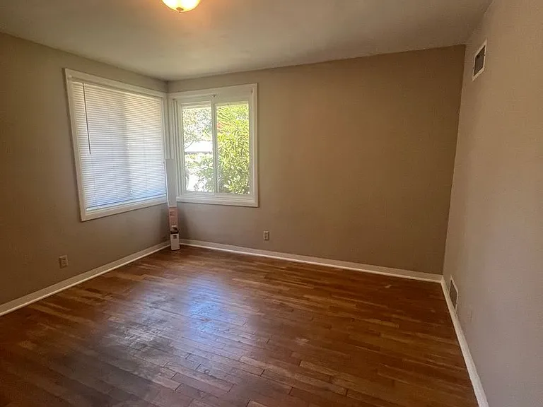 980 Sherwood Pl — Photo 16