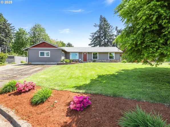 21520 S Clear View Ct, Oregon City, OR 97045