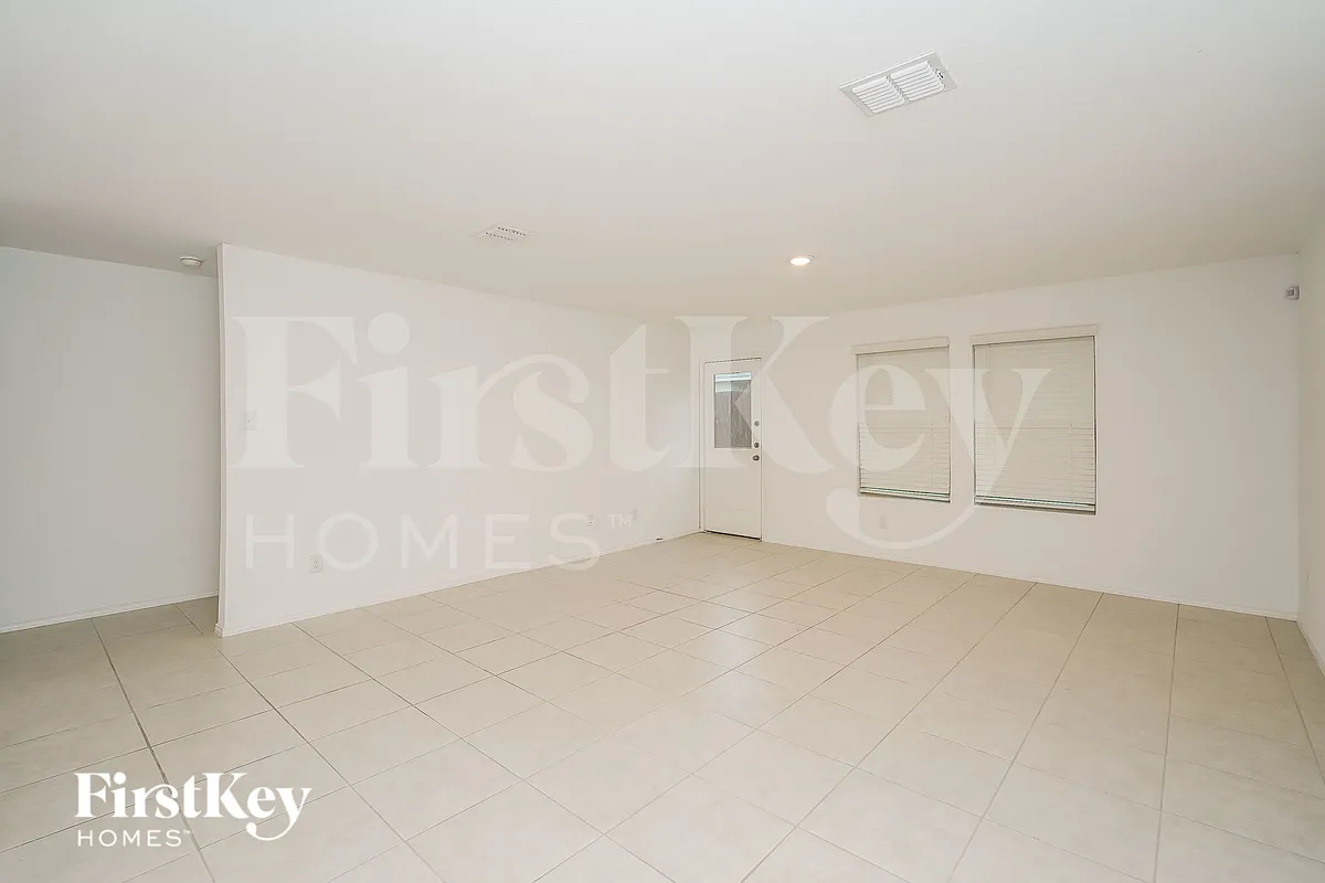 Building Photo - 14841 Firerock Rd