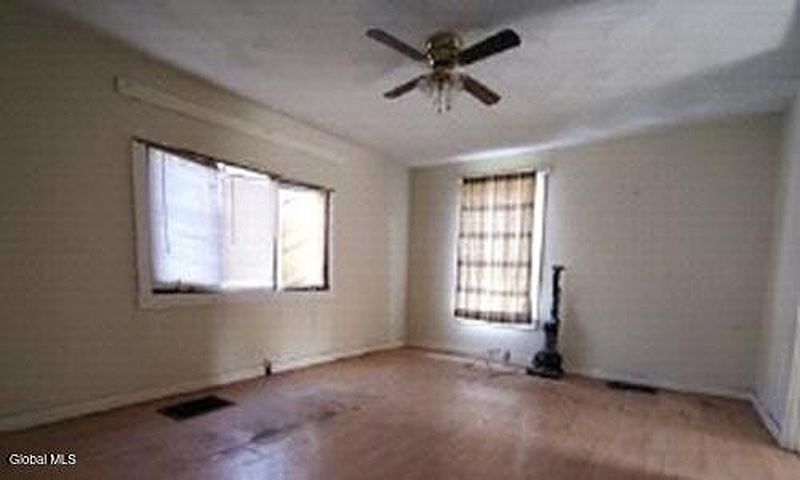 4th image of 126 E Bloomfield Street