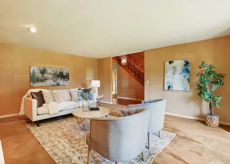 1112 Schauer Ct — Photo 1