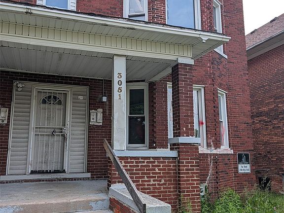 3rd image of 3049 Montclair St
