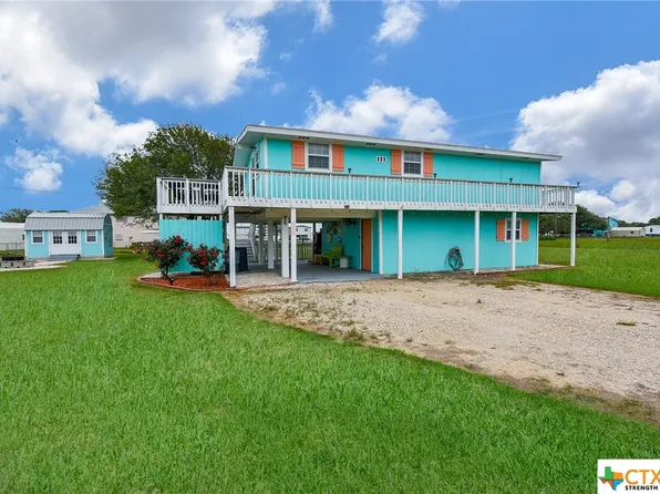 1876 Bayview Dr, Palacios, TX 77465