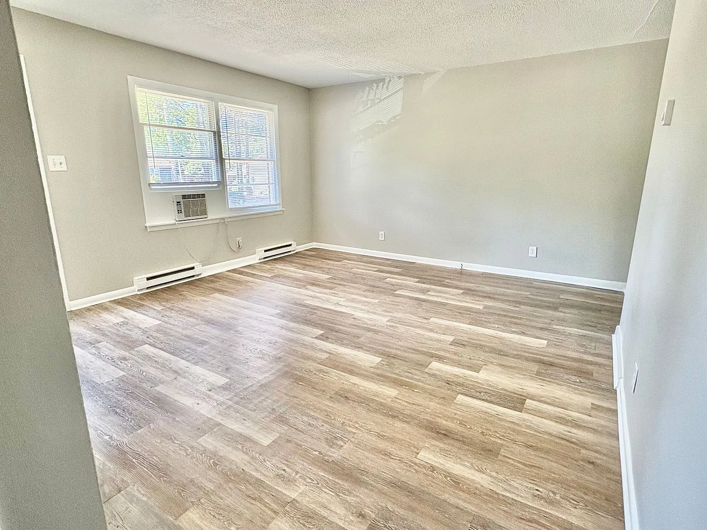 301 Shelden — Photo 3