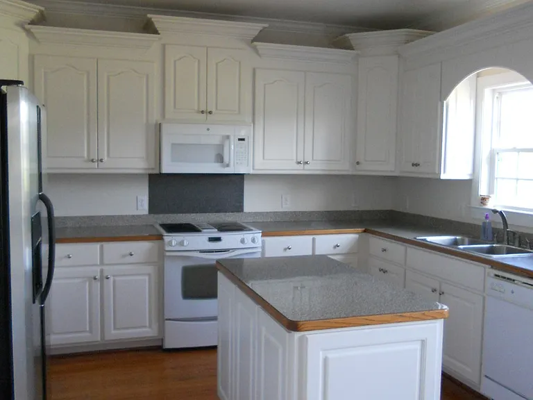 409 Pointe Dr — Photo 2
