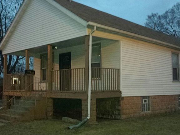 3rd image of 950 E Wilcox St