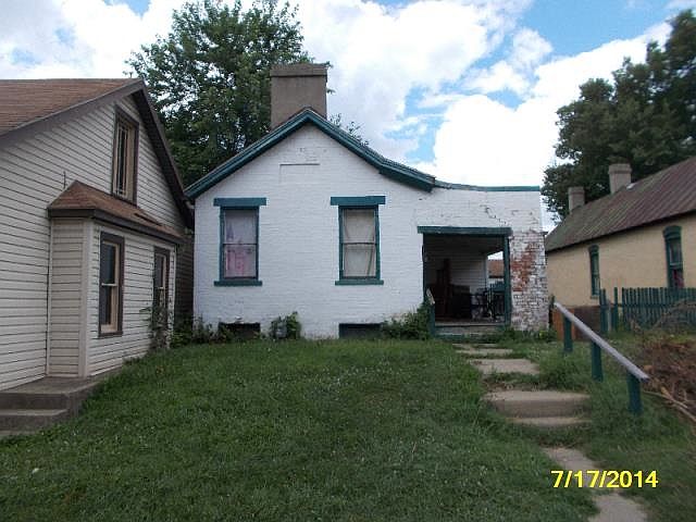 1st image of 299 E 4th St