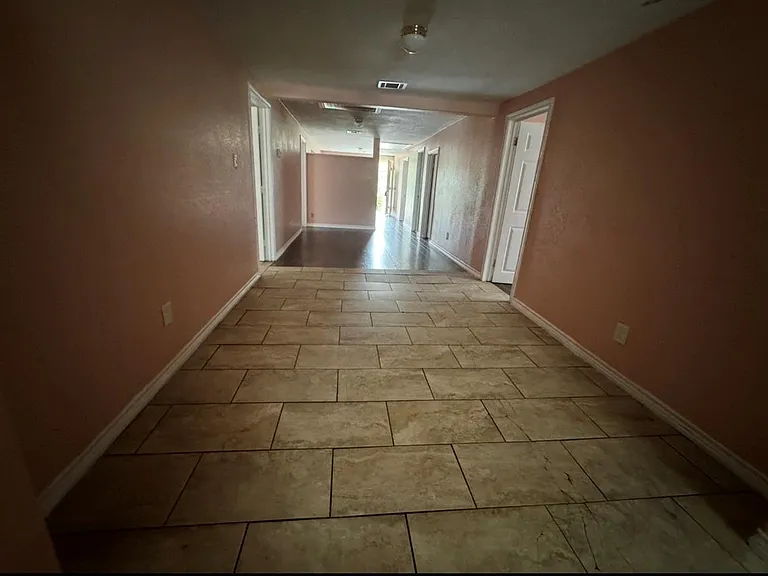 709 Matthews St — Photo 4
