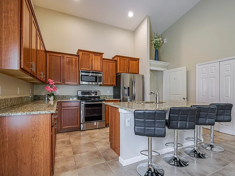 1750 Berkshire Cir SW — Photo 13