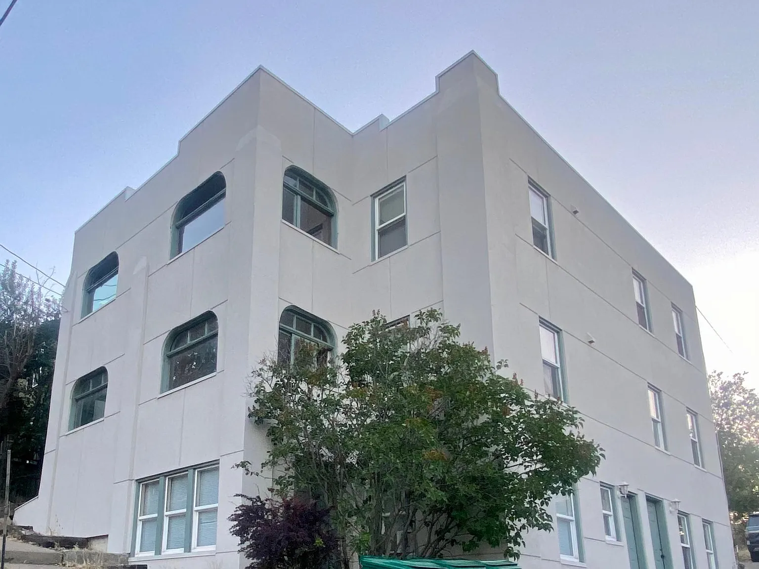 825 Grant St — Photo 1