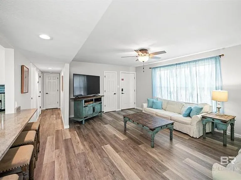979 W Lagoon Ave #A1 — Photo 4