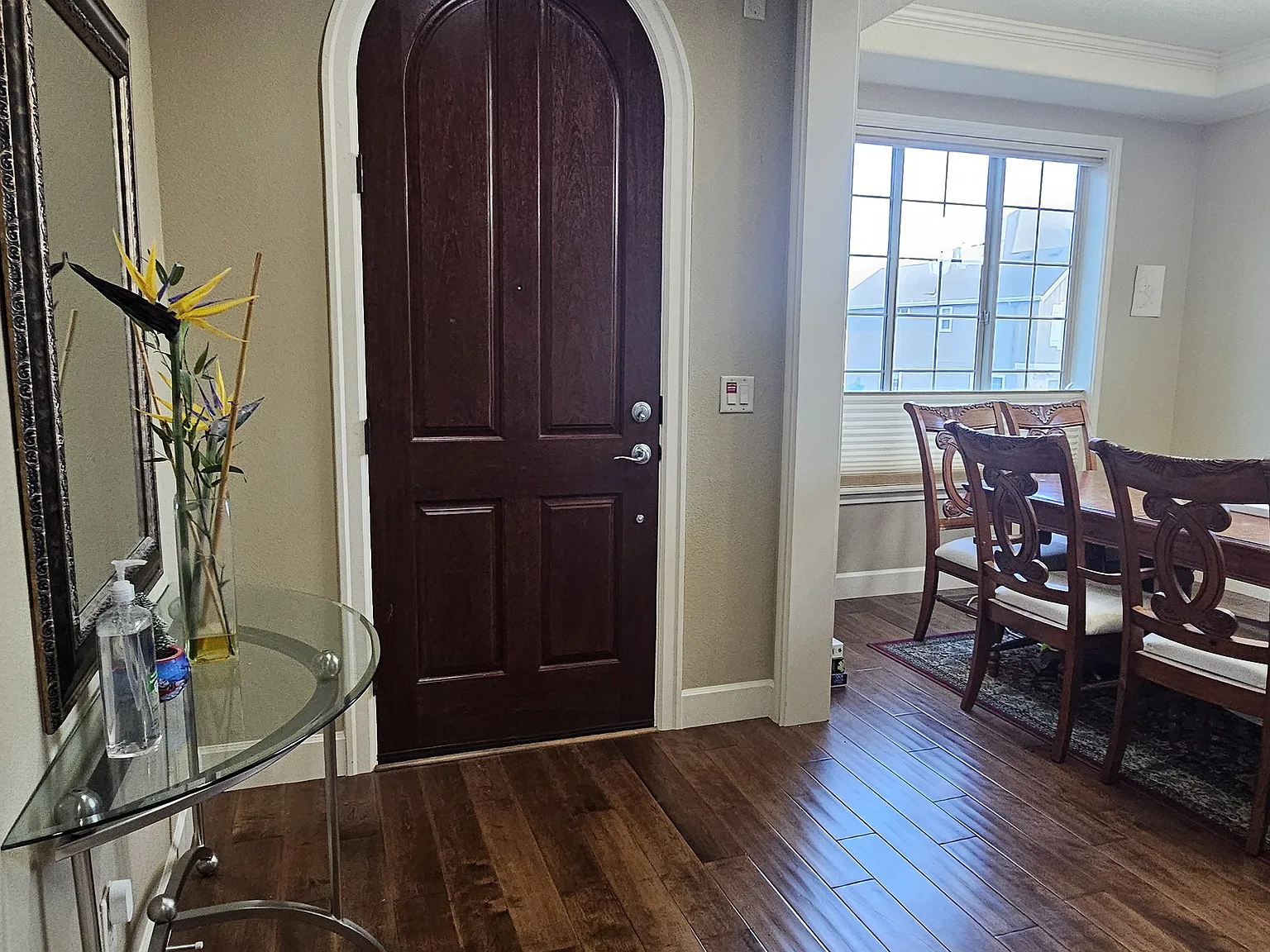 6 bed, 3527 sqft, $5,400 — Photo 2