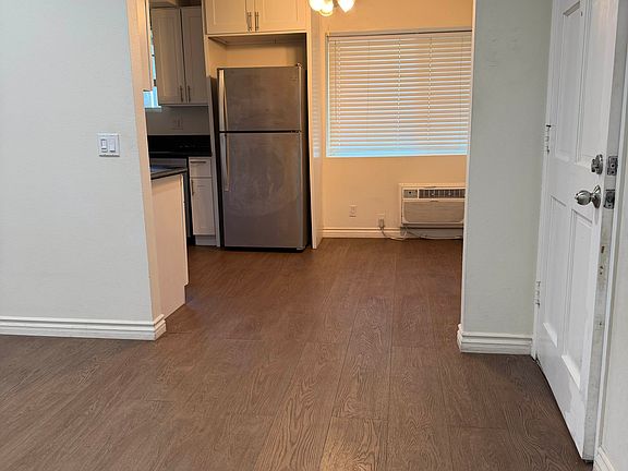 3rd image of 1401 Monterey Rd APT E