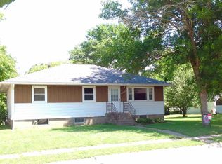 1310 14th Ave S, Clinton, IA 52732