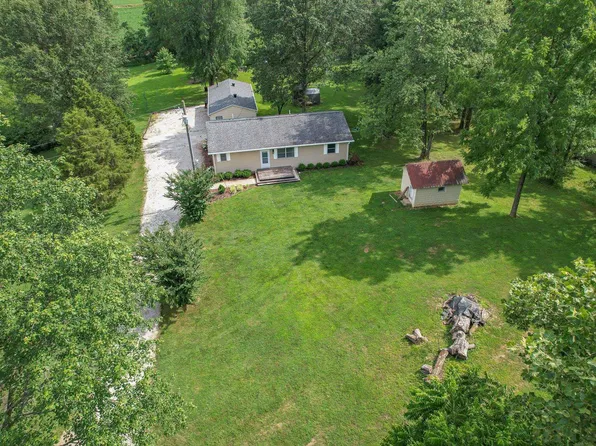 899 E County Road 1500 N, Gentryville, IN 47537