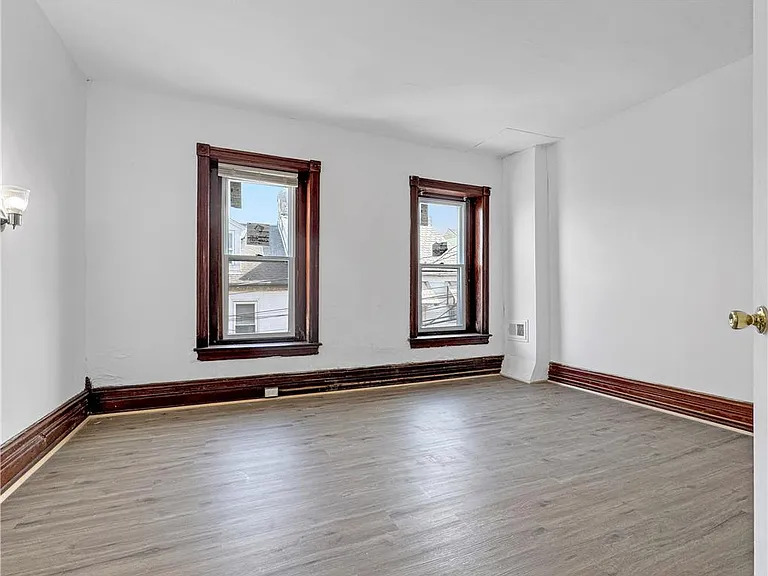 328 N Law St — Photo 4