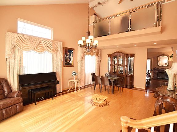3rd image of 5600 Bellagio Dr