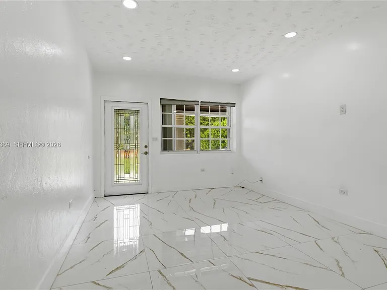 11221 NE 9th Ave #0 — Photo 3