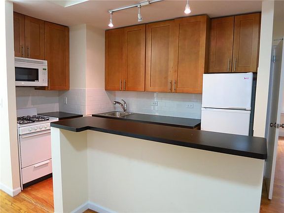 2nd image of 1480 York Ave APT 3H
