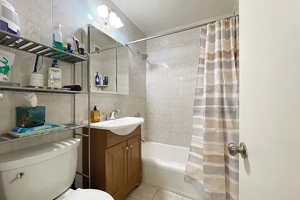 Rented by Compass | media 18