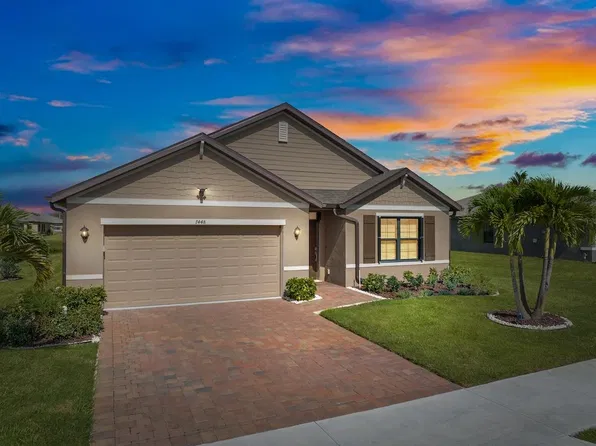 7448 Tourmaline Dr, Grant, FL 32949