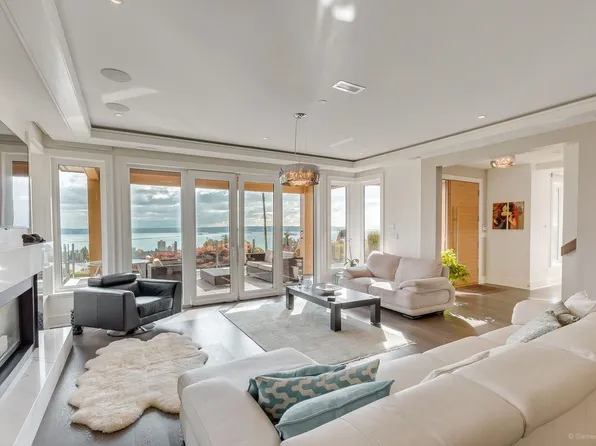 2165 Palmerston Ave, West Vancouver, BC V7V 2V7