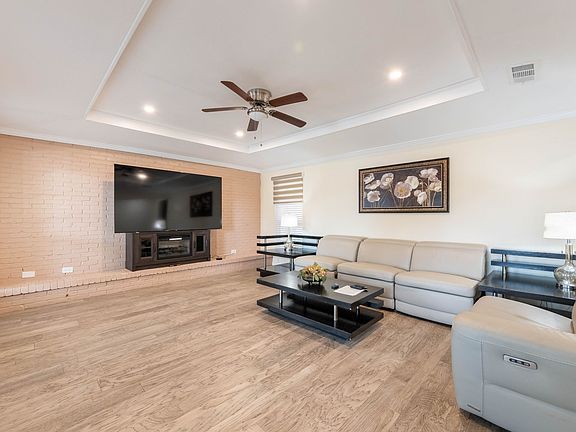 5th image of 5505 Edgewater Cir