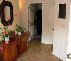 Foyer with tile floor - view upon entering