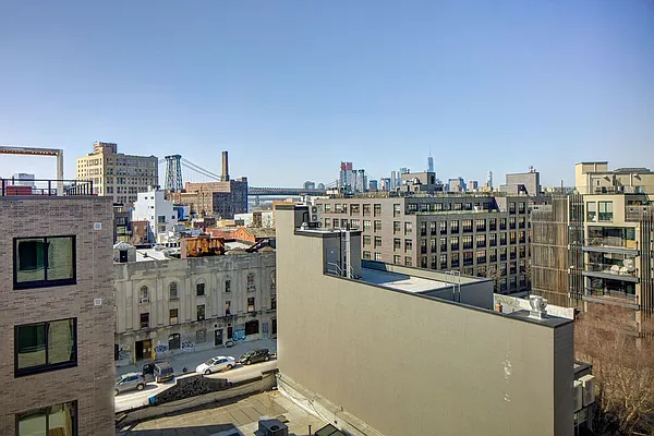 Rented by Lisa Management | media 32