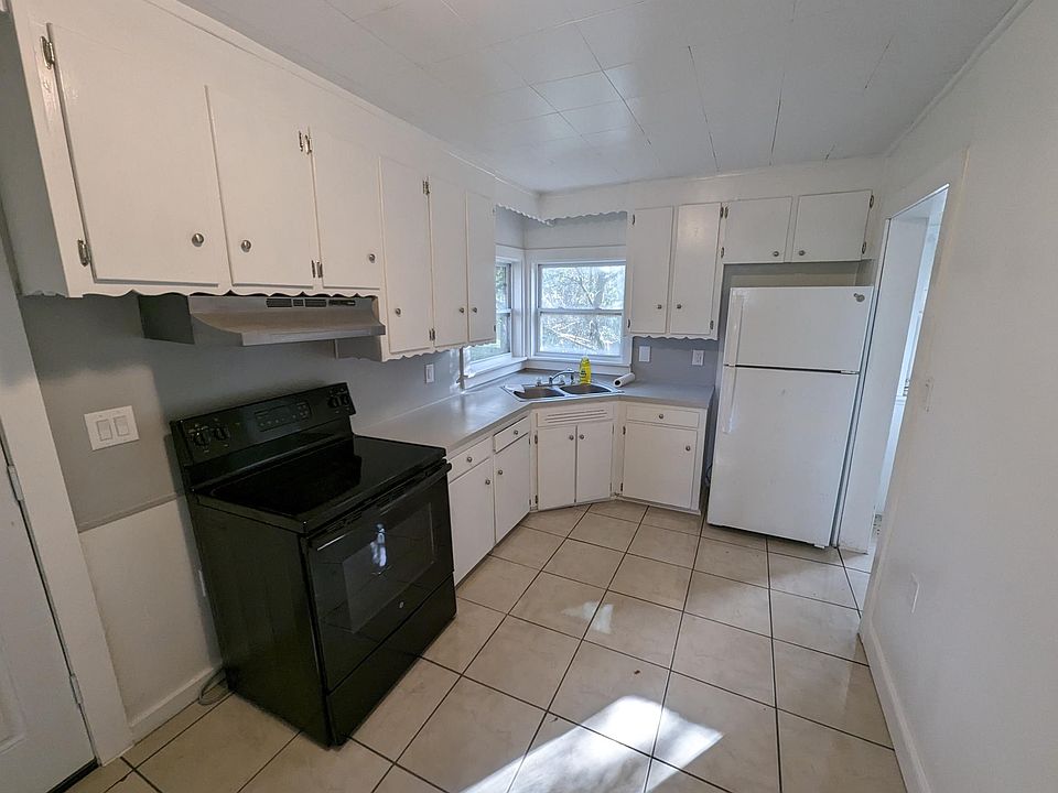 2nd image of 1106 N U St