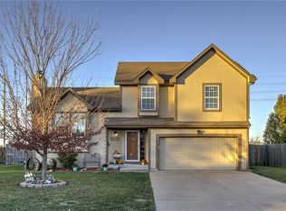 10106 E 219th Ter, Peculiar, MO 64078
