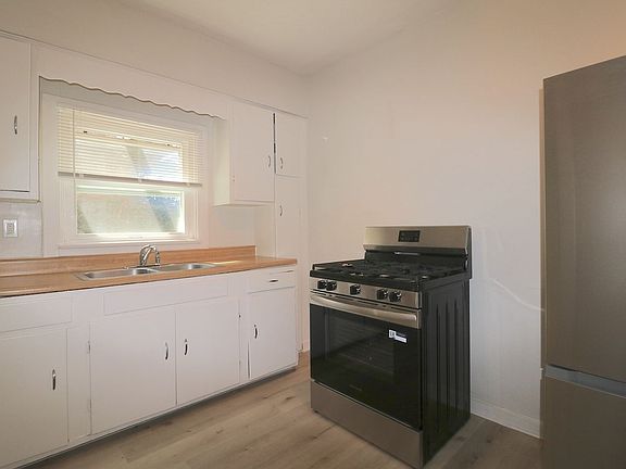 3rd image of 2142 5th Ave APT 2