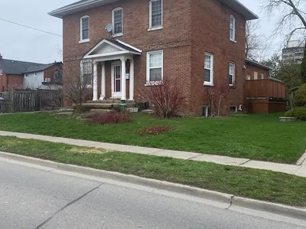 102 Queen St, Clarington, ON L1C 1M6
