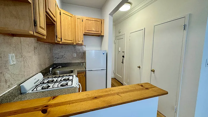 Rented by HOLTON REAL ESTATE INC. | media 13