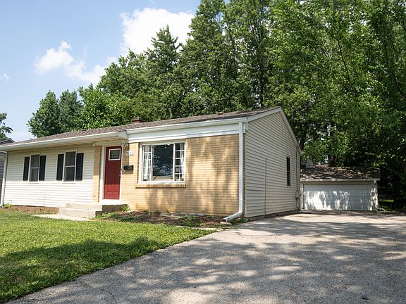 2nd image of 7625 Woodridge Dr
